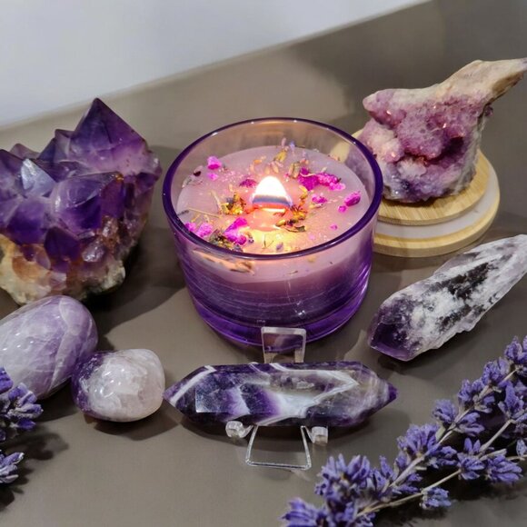 🆕♡ Handmade Lavender Scented Candle With Crystal Pendant & Bamboo Lid 2 Left - Picture 6 of 16